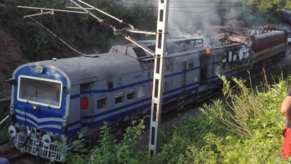 Howrah Jagdalpur Samaleshwari Express derailed , engine catches fire Howrah Jagdalpur Samaleshwari Express derailed , engine catches fire