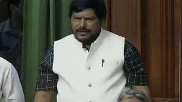Ramdas Athawale in Lok Sabha, PM modi and Sonia Rahul Gandhi laugh on his speech Ramdas Athawale in Lok Sabha, PM modi and Sonia Rahul Gandhi laugh on his speech