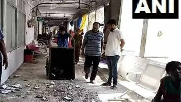 A part of roof outside the ICU of SKMCH in Muzaffarpur has collapsed A part of roof outside the ICU of SKMCH in Muzaffarpur has collapsed