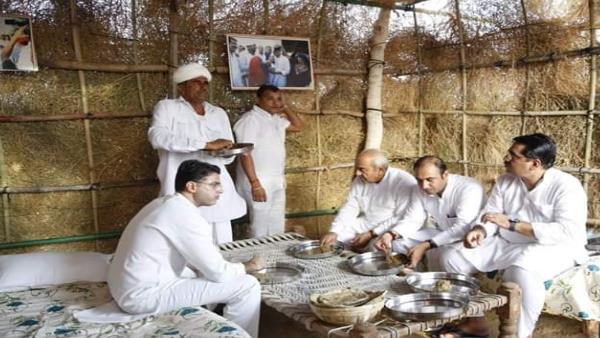 Sachin pilot spend one night in Jalore Farmer Hut Sachin pilot spend one night in Jalore Farmer Hut