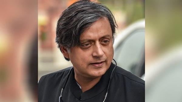 मॉब लिंचिंग की घटना पर थरूर ने ट्वीट किया ऐसा कार्टून, भड़के यूजर्स ने कांग्रेस सांसद पर जमकर किया पलटवार मॉब लिंचिंग की घटना पर थरूर ने ट्वीट किया ऐसा कार्टून, भड़के यूजर्स ने कांग्रेस सांसद पर जमकर किया पलटवार