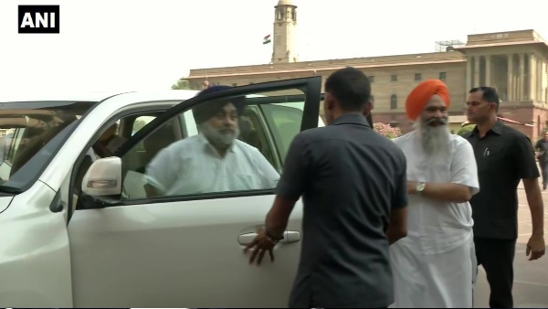 Sukhbir Singh Badal meets amit shah and demands for Nagar Kirtan in pakistan Sukhbir Singh Badal meets amit shah and demands for Nagar Kirtan in pakistan