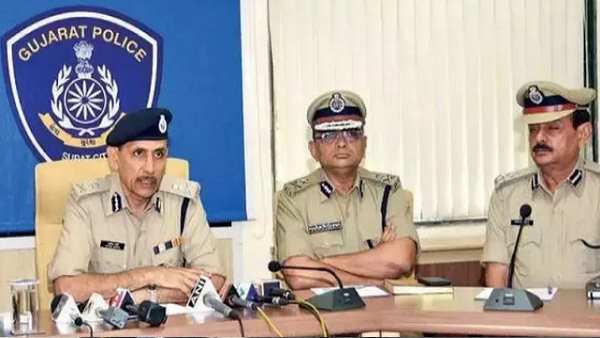 Surat fire tragedy: police arrested 9 accused till now Surat fire tragedy: police arrested 9 accused till now