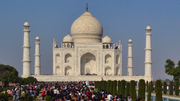 ताजमहल में दर्शकों के लिए 3 घंटे का प्रतिबंध समय