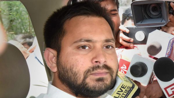 तेजस्वी की कम हुई हैसियत