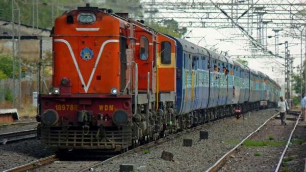 youth died after hitting railway signal pole youth died after hitting railway signal pole