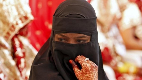 दुल्हन के शगुन के कपड़ों को लेकर बवाल