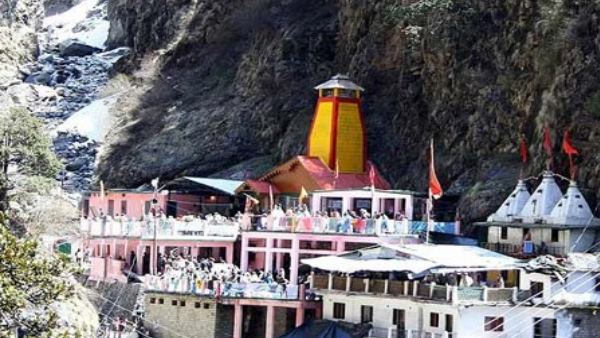uttarakhand: pilgrims in yamunotri complains about priests for covering donation box uttarakhand: pilgrims in yamunotri complains about priests for covering donation box