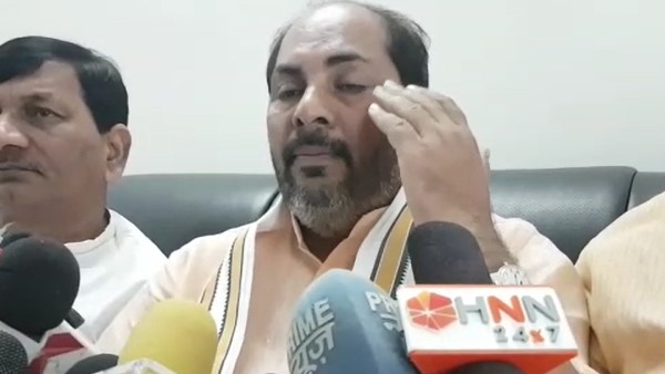 पत्रकार की गिरफ्तार पर मीडिया पर ही फोड़ा ठीकरा