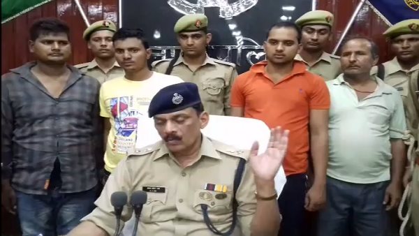 UP Police arrested 4 thieves at mainpuri, shocking reveals UP Police arrested 4 thieves at mainpuri, shocking reveals