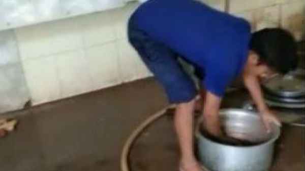 बच्चों से कराया जाता है काम