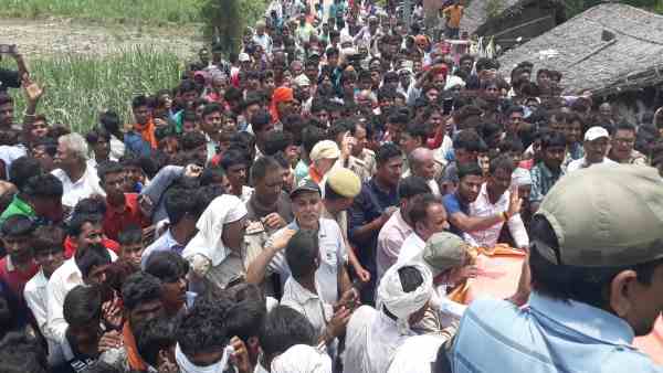 Leopard entered in the village caught after six hours Leopard entered in the village caught after six hours