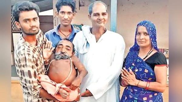 पांचवीं तक पढ़े हैं, हाथ-पैर काम नहीं कर पाते