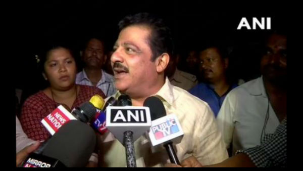 Karnataka Congress leader Zameer Ahmad: BJP has kidnapped our MLAs and is keeping them at gunpoint Karnataka Congress leader Zameer Ahmad: BJP has kidnapped our MLAs and is keeping them at gunpoint