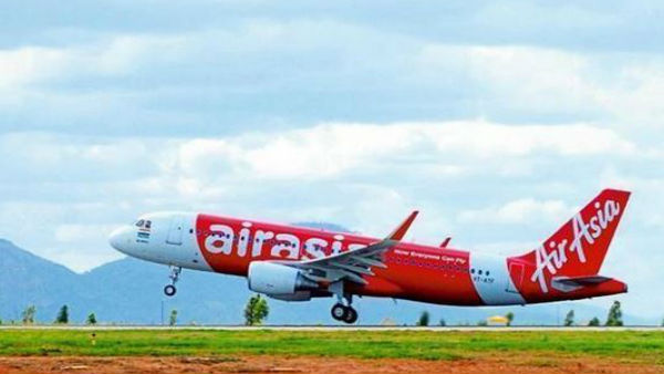 Air Aisa Pilot Suspened for 3 month after he sent hijack code on Delhi-Srinagar flight Air Aisa Pilot Suspened for 3 month after he sent hijack code on Delhi-Srinagar flight