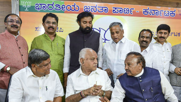 Karnataka Crisis: CM Kumaraswamy must resign on moral ground, says BS Yeddyurappa, Said we have majority Karnataka Crisis: CM Kumaraswamy must resign on moral ground, says BS Yeddyurappa, Said we have majority