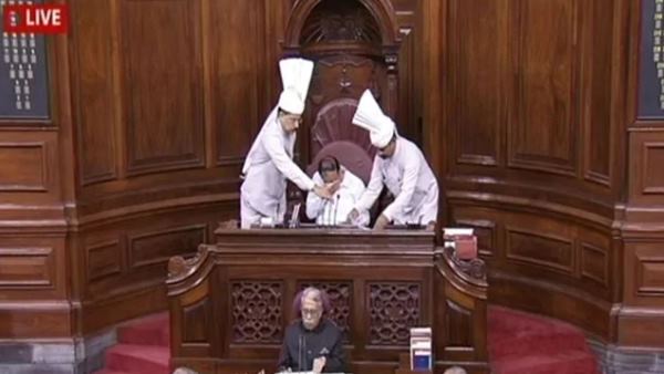 Venkaiah Naidu breaks down as he remembers Jaipal Reddy Venkaiah Naidu breaks down as he remembers Jaipal Reddy