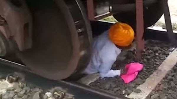 कर्नाटक के बागलकोट रेलवे स्टेशन की घटना