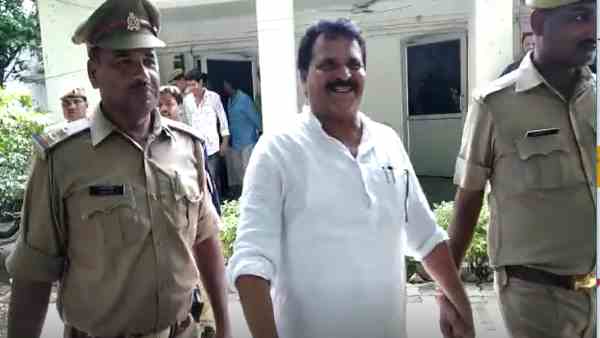 police arrested 4 men in surendra singh murder case police arrested 4 men in surendra singh murder case