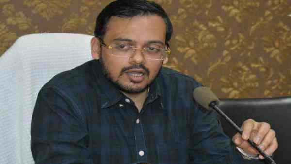 cbi raids on bulandshahr dm Abhay Kumar house in illegal mining case, recovered 47 lakh rupees cbi raids on bulandshahr dm Abhay Kumar house in illegal mining case, recovered 47 lakh rupees