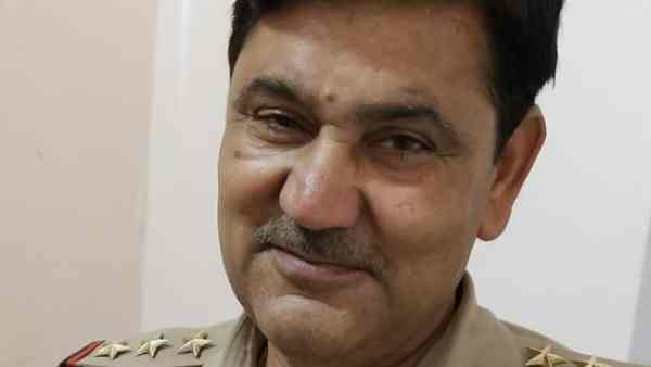 inspector Arun Kumar died Road accident on Agra-Lucknow Expressway inspector Arun Kumar died Road accident on Agra-Lucknow Expressway