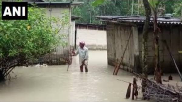 Assam Disaster Mgmr Authority: Brahmaputra Water level of rivers at danger level Assam Disaster Mgmr Authority: Brahmaputra Water level of rivers at danger level
