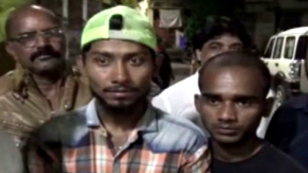 औरंगाबाद में मुस्लिम युवकों को जय श्रीराम के नारे लगाने को कहा, इनकार पर दी जान से मारने की धमकी औरंगाबाद में मुस्लिम युवकों को जय श्रीराम के नारे लगाने को कहा, इनकार पर दी जान से मारने की धमकी
