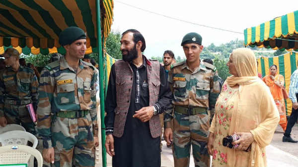 ईद की छुट्टी पर घर जाते समय हत्या