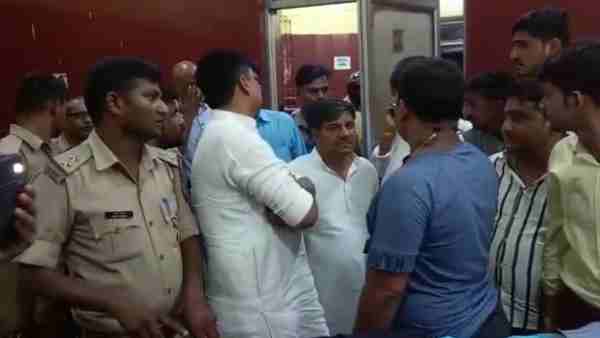 samajwadi lohia vahini youth leader akhilesh yadav shot dead samajwadi lohia vahini youth leader akhilesh yadav shot dead