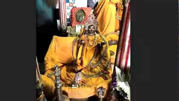 पहले भी हुई थी मूर्ति चोरी