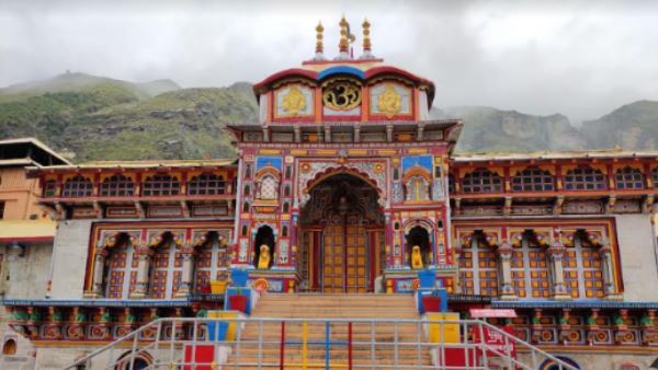 Portals of Badrinath temple closed ahead of Lunar Eclipse Portals of Badrinath temple closed ahead of Lunar Eclipse
