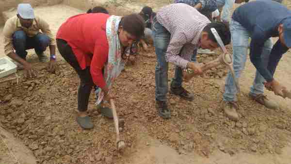 वाराणसी टकसाल में निर्मित हैं सिक्के