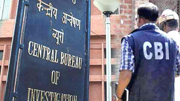 CBI raids in lucknow IAS Vivek Kumar house in illegal mining case CBI raids in lucknow IAS Vivek Kumar house in illegal mining case
