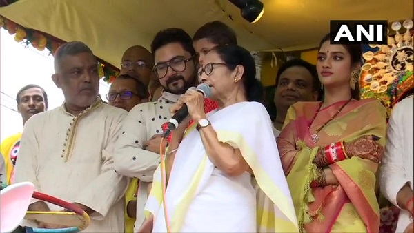 ममता बनर्जी ने भी इस्कॉन मंदिर में की पूजा