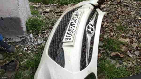 5 people killed in tourist car collapse 5 people killed in tourist car collapse