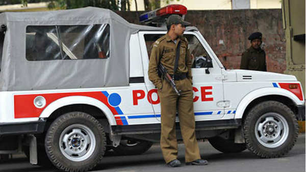 दिल्ली पुलिस के लिए ड्रेस कोड जारी- जींस टी-शर्ट में दिख गए तो होगी कार्रवाई दिल्ली पुलिस के लिए ड्रेस कोड जारी- जींस टी-शर्ट में दिख गए तो होगी कार्रवाई