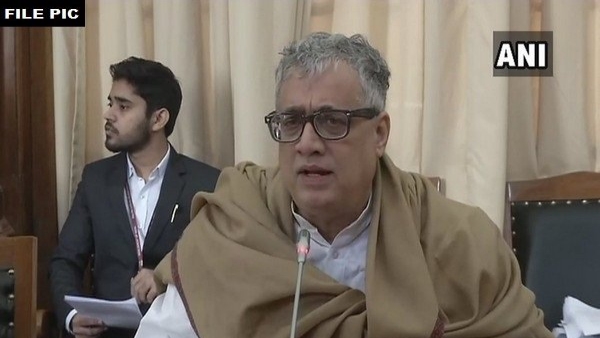 आरटीआई बिल पास कराने पर घेरा