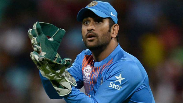 हम आखिर धोनी के संन्यास की बात क्यों कर रहे हैं?