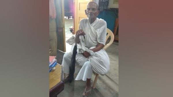 पहले सिपाही, फिर कोच अटेंडेंट ने ट्रेन में चढ़ने से रोका