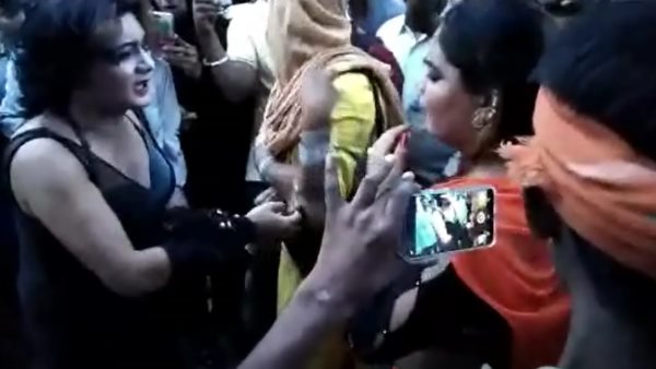 fake kinner caught at faizabad railway station fake kinner caught at faizabad railway station