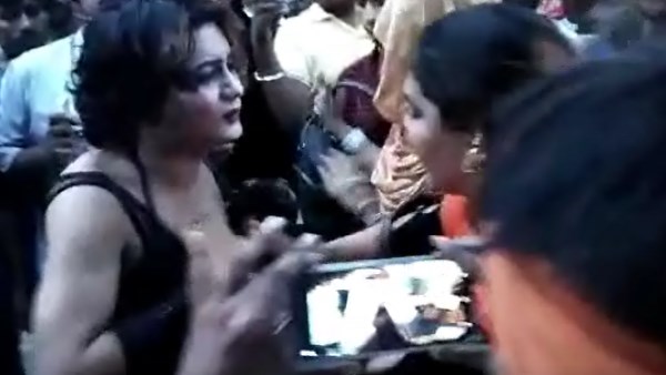 fake kinner caught at faizabad railway station fake kinner caught at faizabad railway station