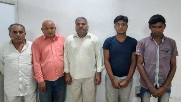 2 हजार के 121 नकली नोट मिले