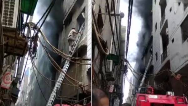 Delhi: Three people dead after fire broke out in a rubber factory in Jhilmil area Delhi: Three people dead after fire broke out in a rubber factory in Jhilmil area