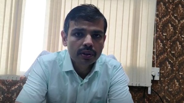 क्या कह रहे हैं अधिकारी