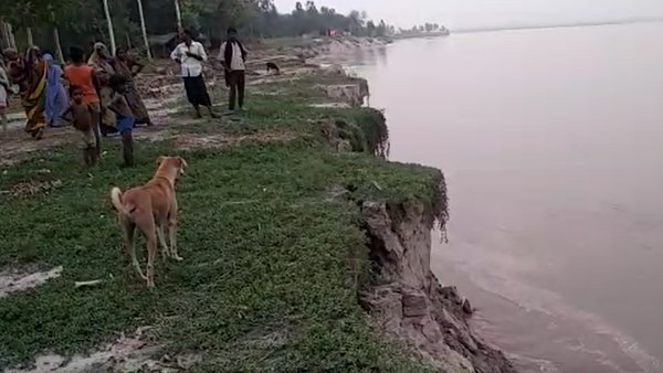 लोगों ने ठिकाना बदलना शुरू किया