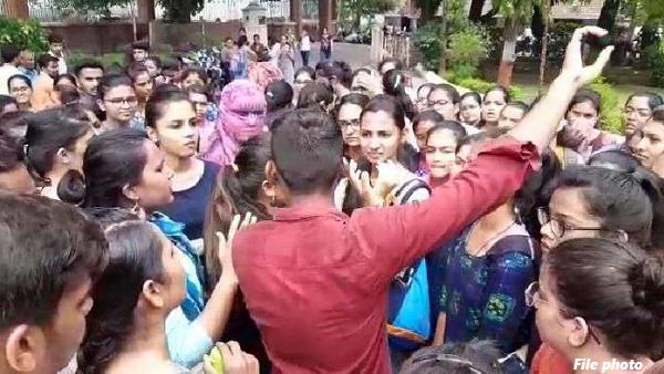 Medical college girl student complaint- My professor asked me for boyfriend Medical college girl student complaint- My professor asked me for boyfriend