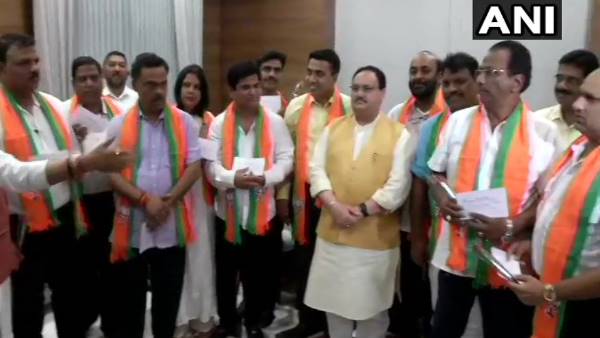 स्पीकर को पत्र लिखकर दी थी विलय की जानकारी