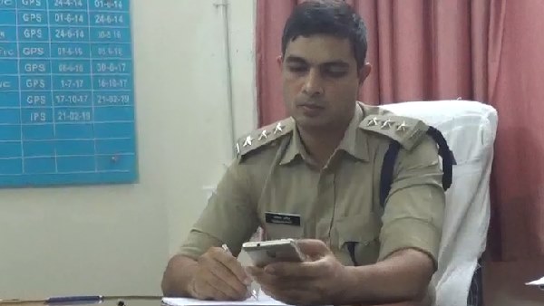 Police constable beaten-up dalit man in gujarat Police constable beaten-up dalit man in gujarat