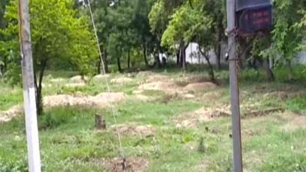 मुस्लिम रीति-रिवाज के अनुसार दफना दिया