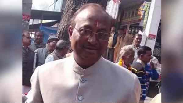 2.5 lakh rupees stolen from car of BJP MLA Hari Shankar Mahor from Hathras 2.5 lakh rupees stolen from car of BJP MLA Hari Shankar Mahor from Hathras